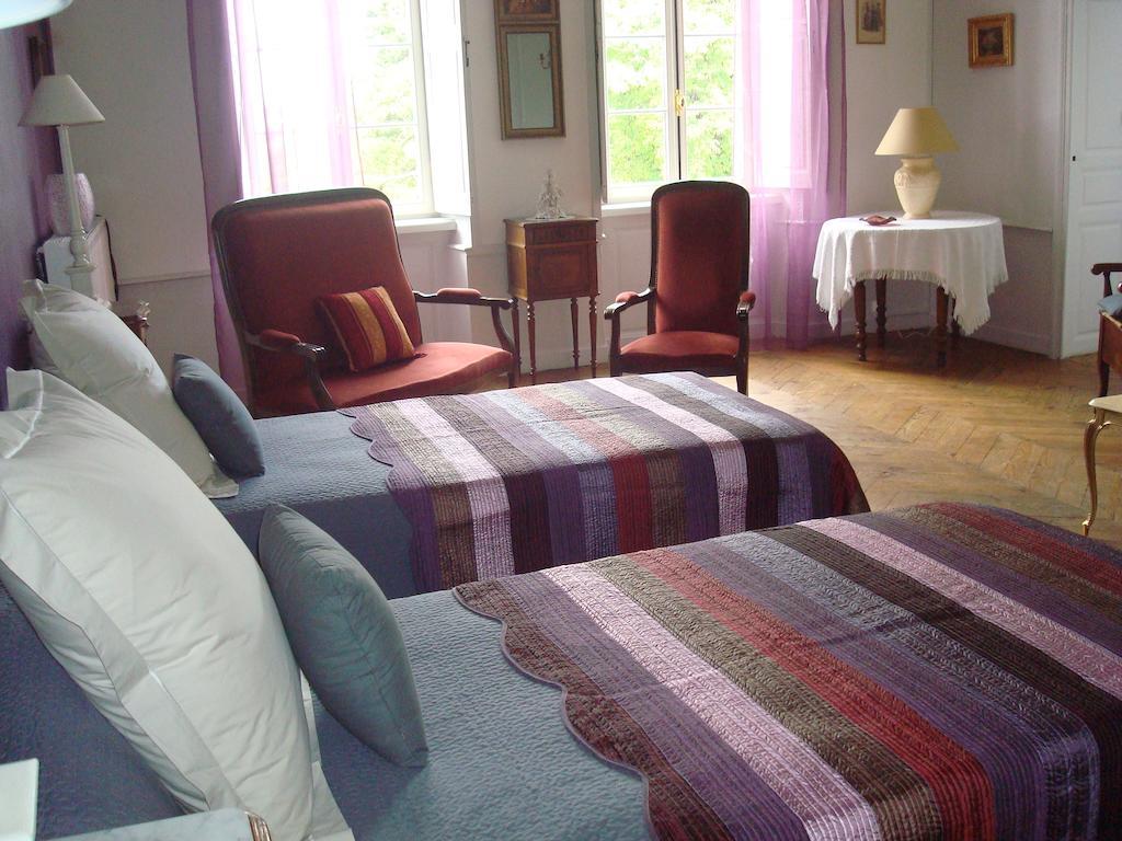 Chateau De Bourrassol Bed & Breakfast Menetrol Oda fotoğraf