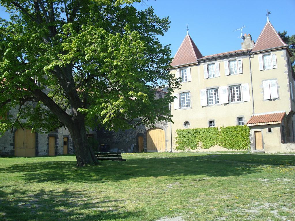 Chateau De Bourrassol Bed & Breakfast Menetrol Oda fotoğraf