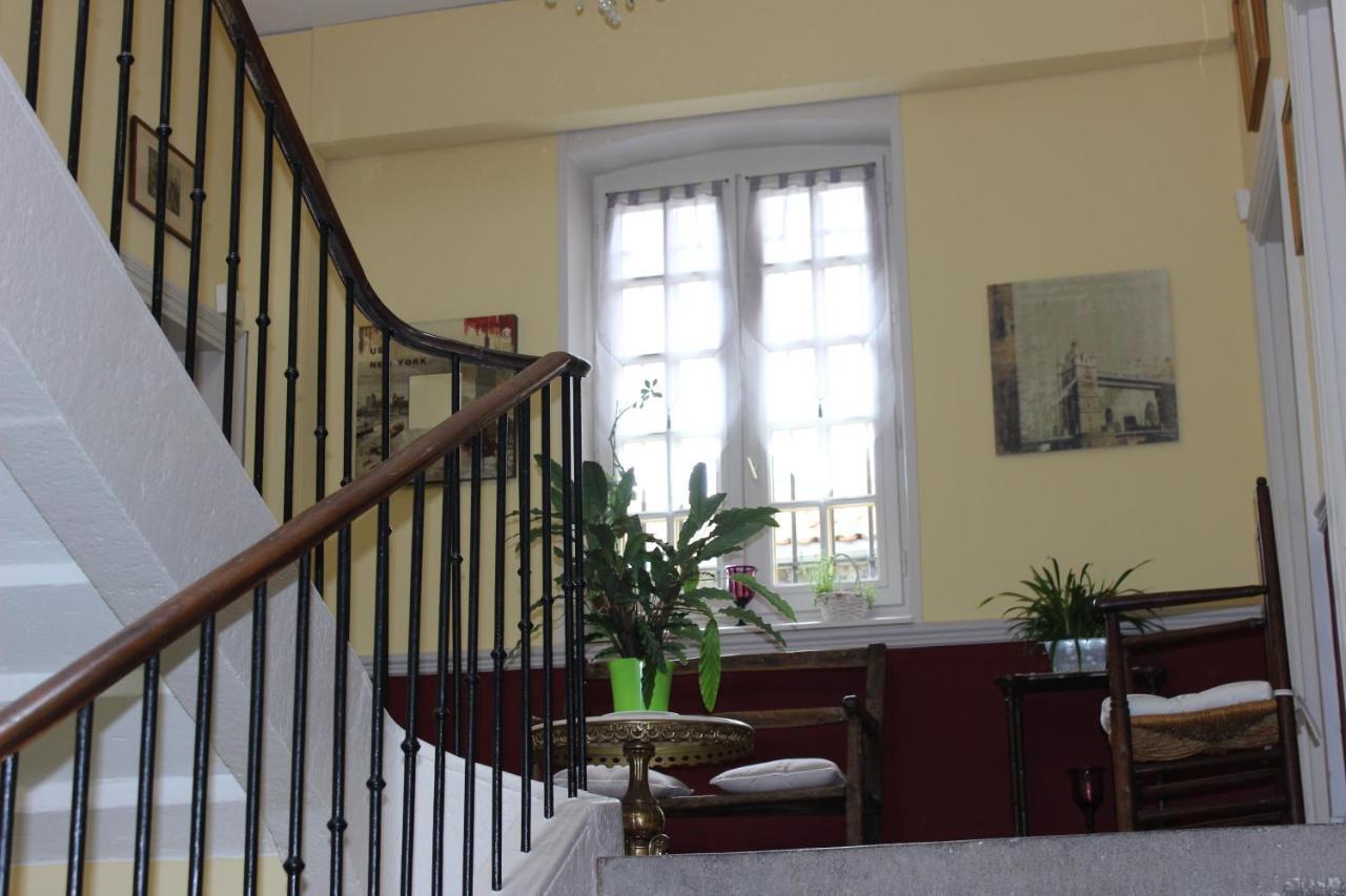 Chateau De Bourrassol Bed & Breakfast Menetrol Dış mekan fotoğraf